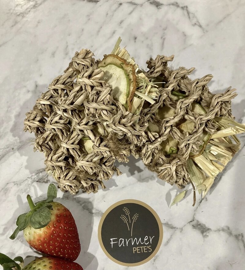 Treat sandwich for guinea pigs and rabbits